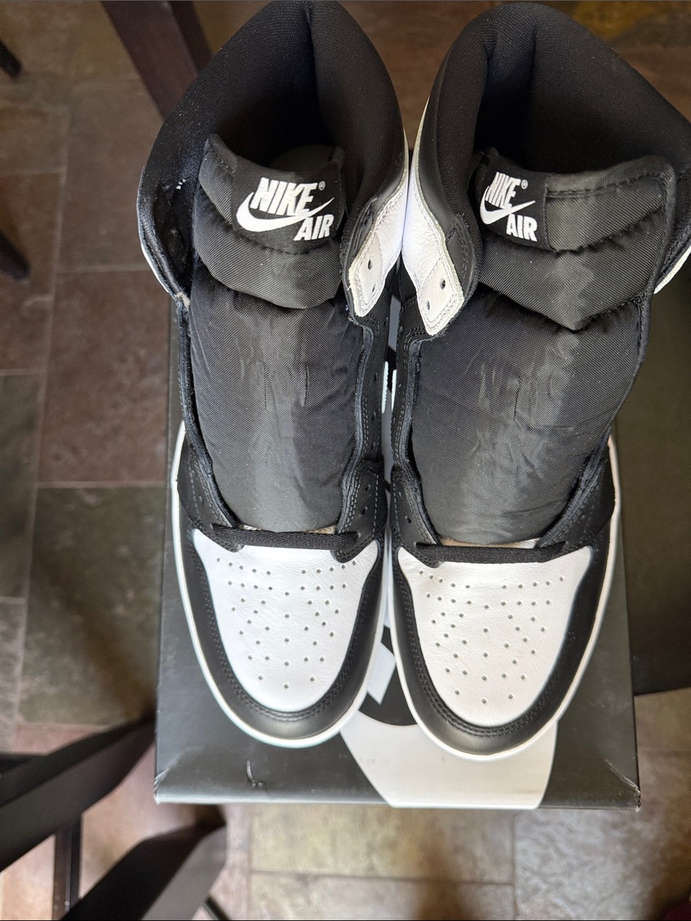 Nike Air Jordan 1 Retro High OG DZ5485 010 - Black and White